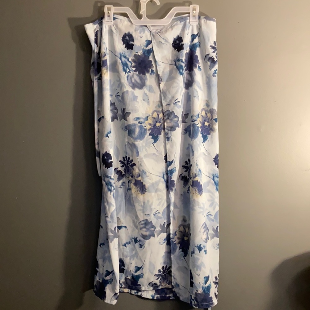 Blue Floral Rue 21 Wrap Skirt (L)
